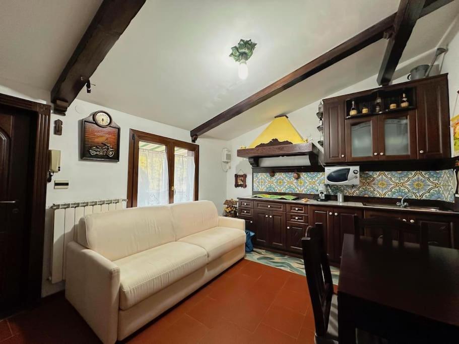 Free Parking La Bianca Neve Cottage Castel Di Sangro Zewnętrze zdjęcie